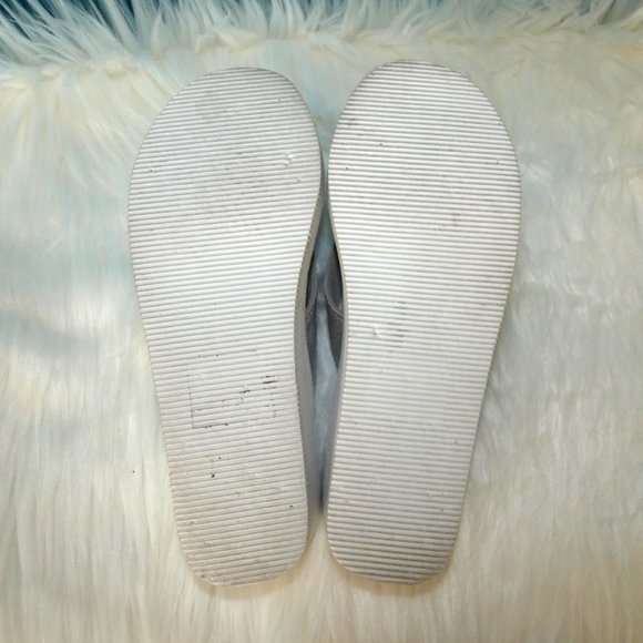 Silver & White Flip Flops - Picture 9 of 10